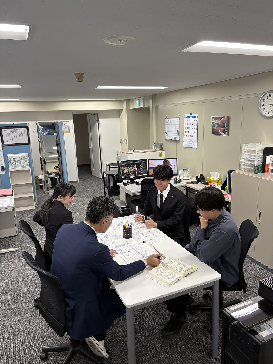 支店社内風景
