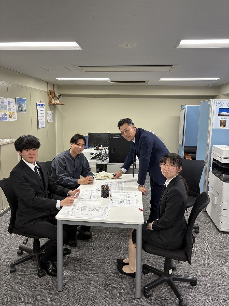 支店社内風景